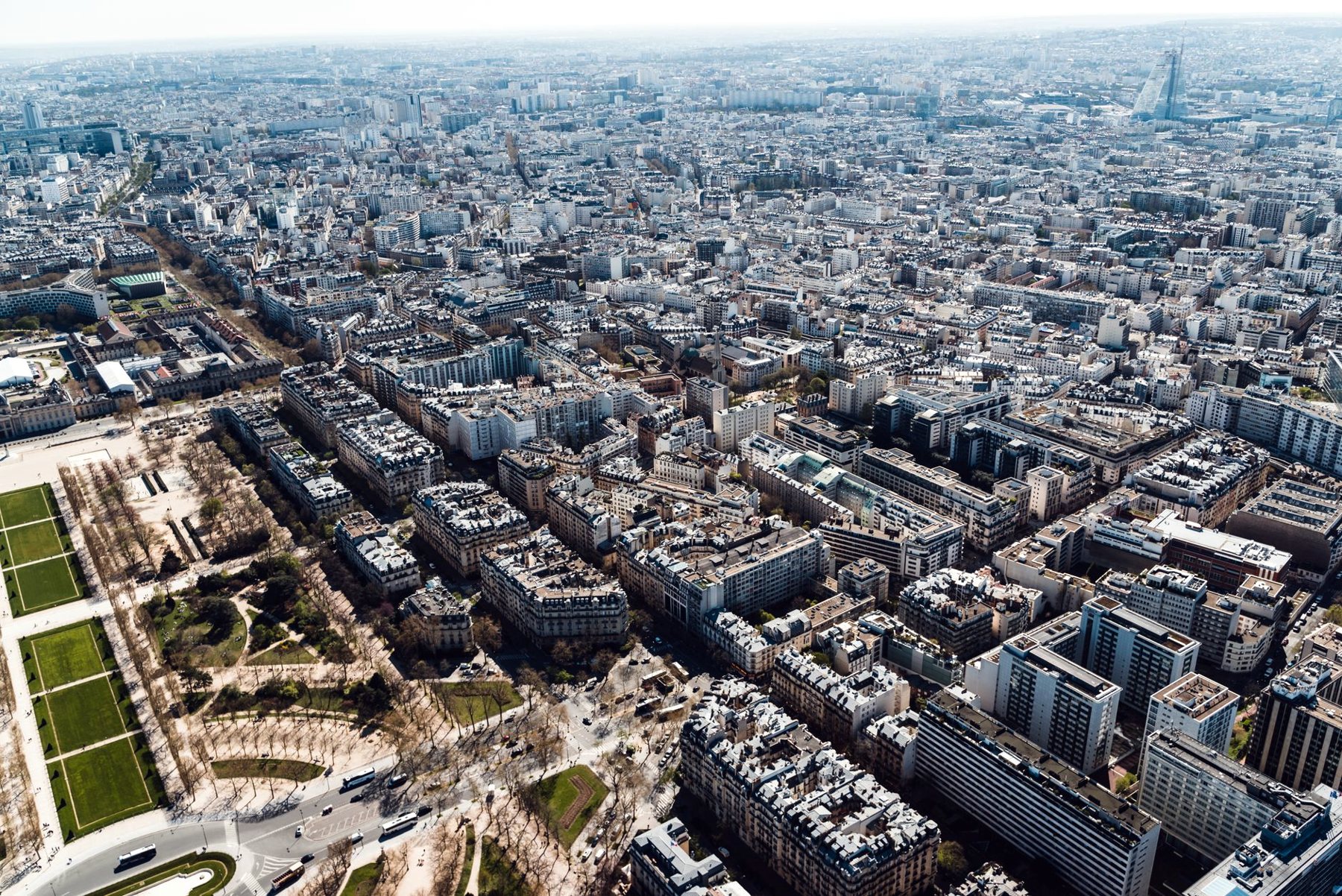 Paris vu du ciel, toits et avenues